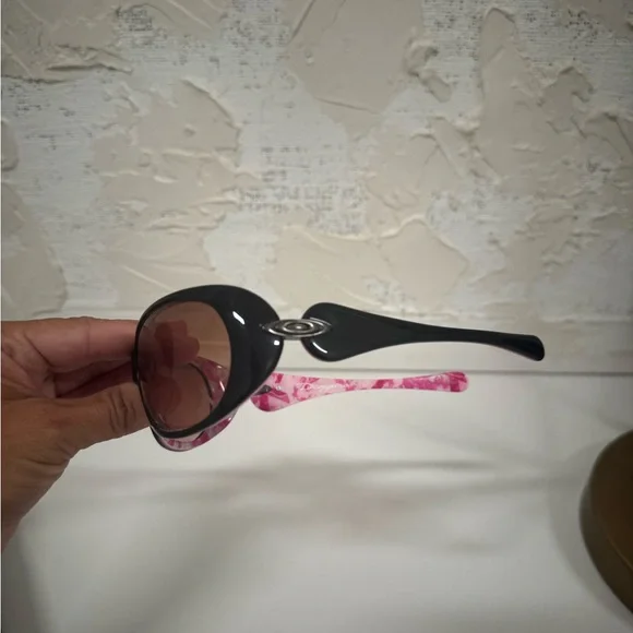 OAKLEY DANGEROUS Breast Cancer Black Pink Plastic Sunglasses - Picture 6 of 16